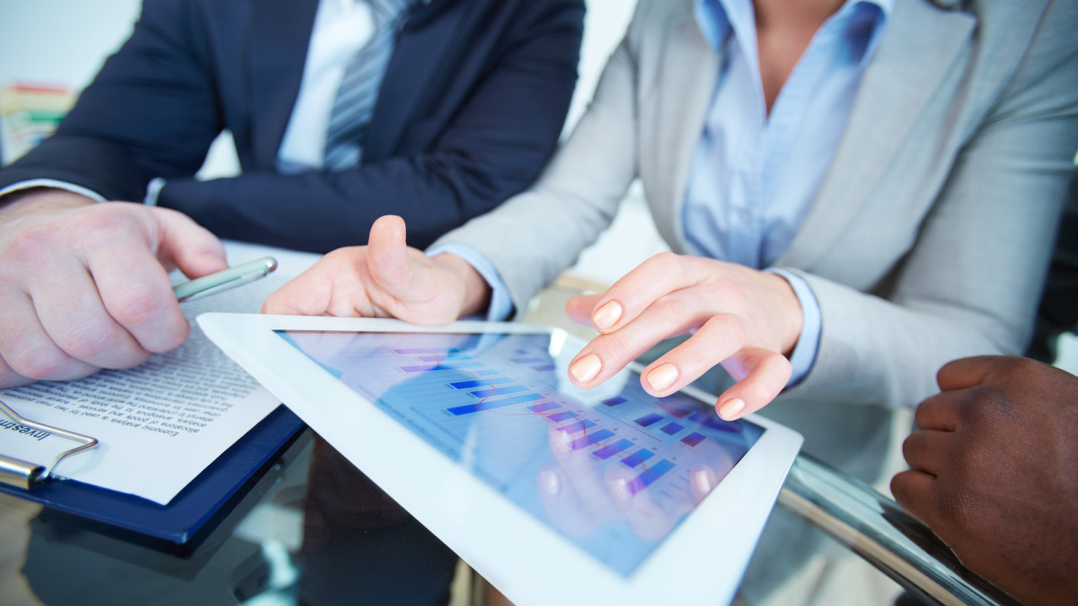 Lonenspecial 2026: Tabellen met cijfers en tarieven